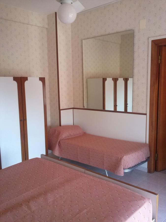 Hotel Silvi Silvi Marina Quarto foto